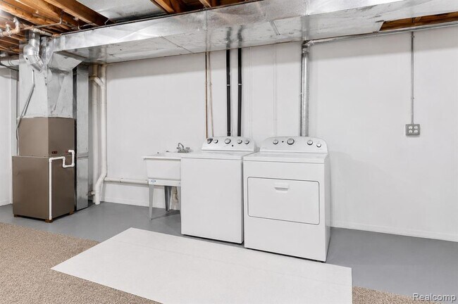 Building Photo - 47086 Auburn Ct