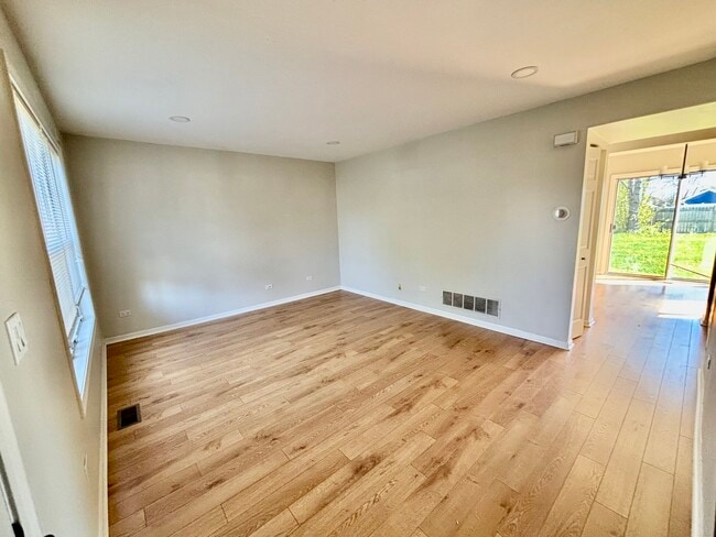 Building Photo - 1278 Robin Dr