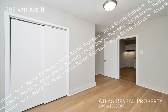 Building Photo - 705 4th Ave N