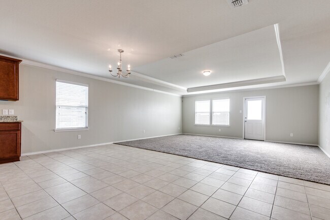 Building Photo - 1413 Lone Pine Dr