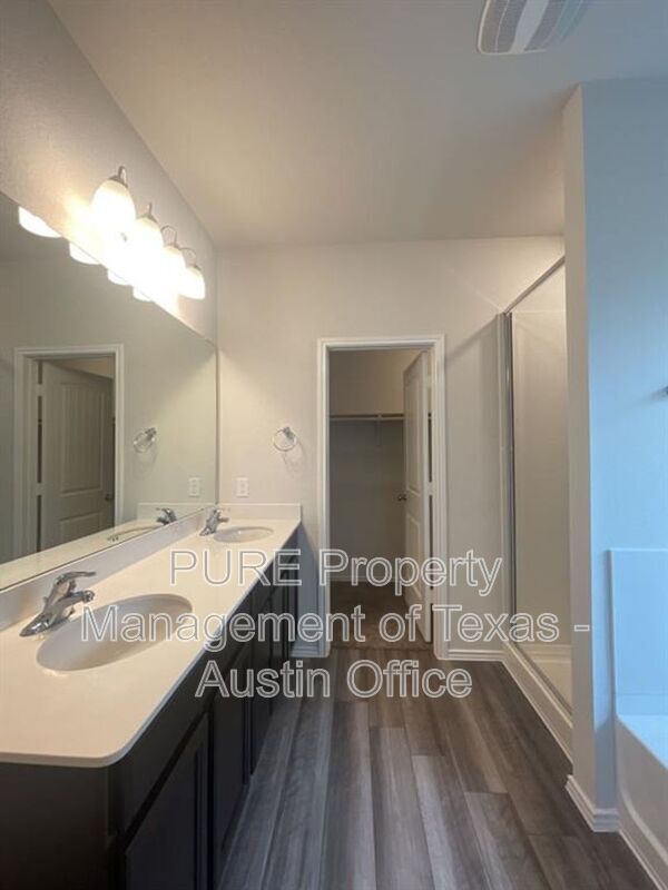 Building Photo - 107 Nathaniel Dr