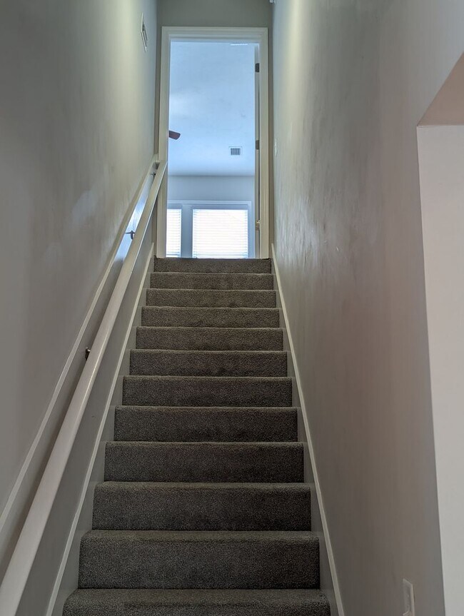 Building Photo - Beautiful 4 Bedroom, 3.5 Bath + Office Single Family Home Located in Ox Bottom Crest For Lease