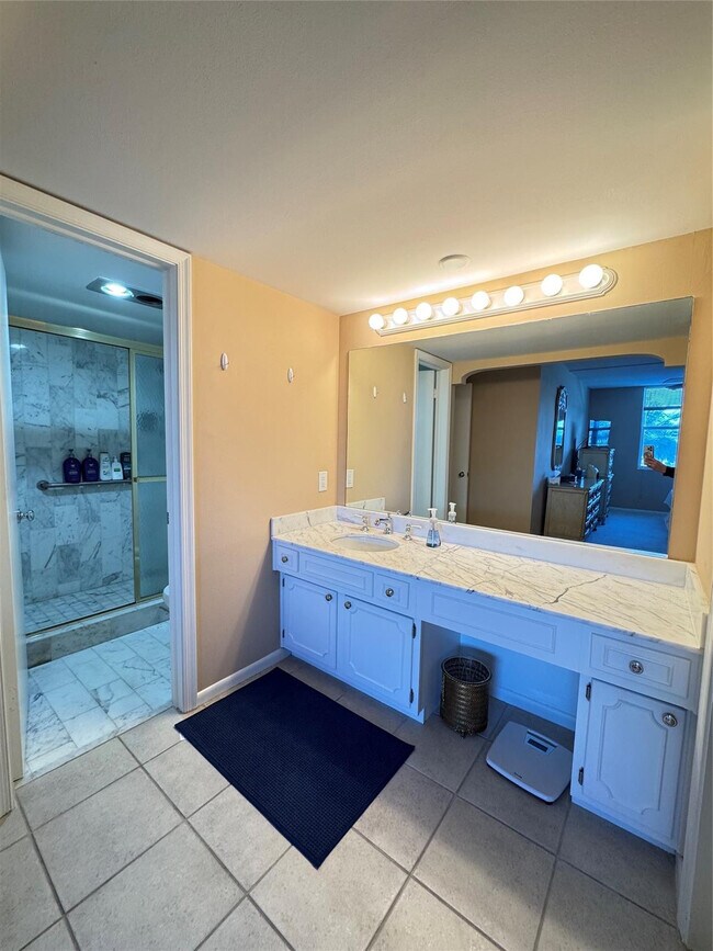 Building Photo - 5200 N Ocean Blvd