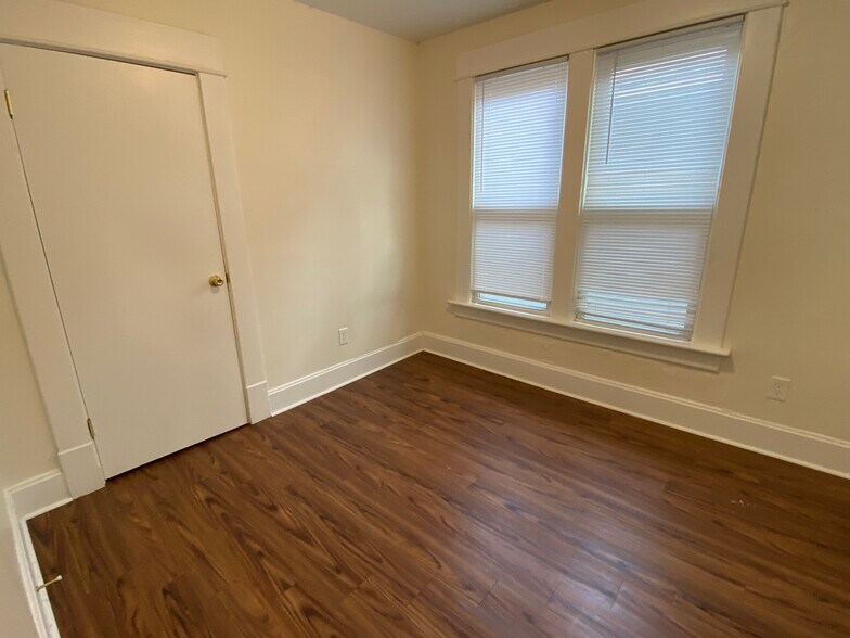 Building Photo - 82 Dana Ave