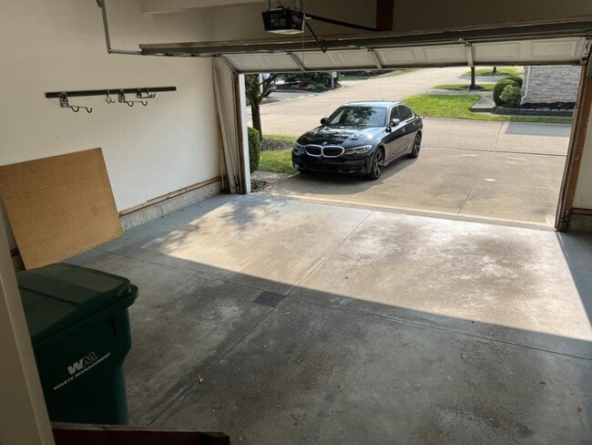 Building Photo - 5825 Crescent Ridge Dr