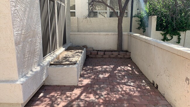 Building Photo - 3 Bedroom - 2.5 Bath - 1395 Sq. Ft. Home f...