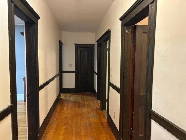 Building Photo - 250 Arlington St