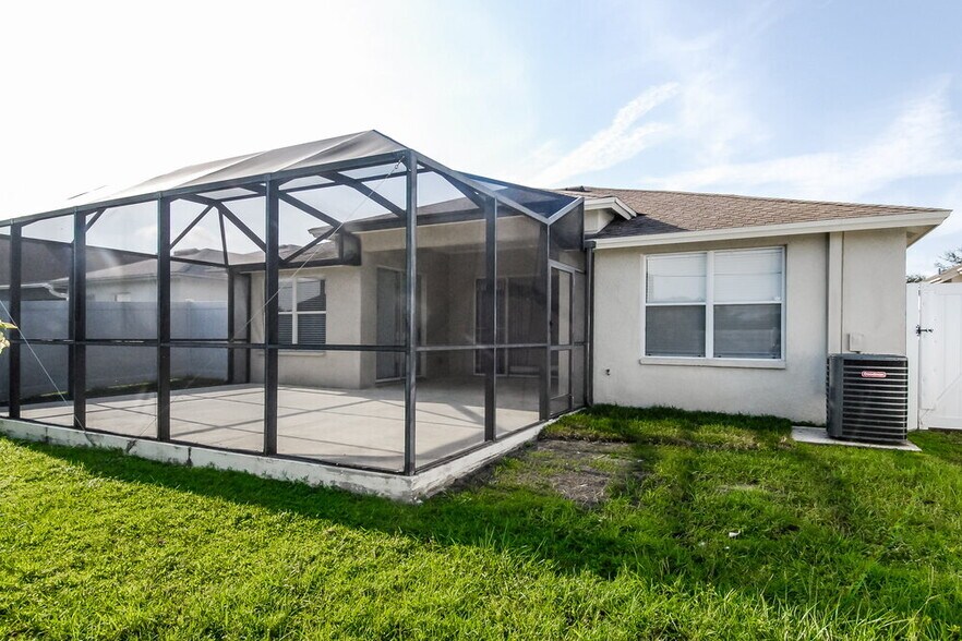 Building Photo - 1104 Barclay Wood Dr