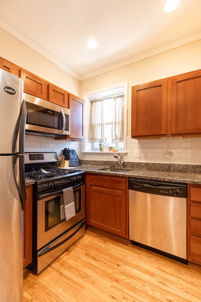 Building Photo - 430 Irving St NW