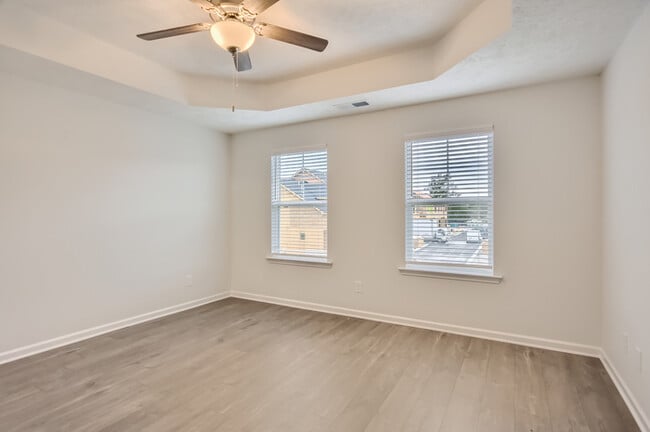Building Photo - Move-In Special! 3 Bed/3 Bath Townhome with Garage / Pet-Friendly / Available Now!