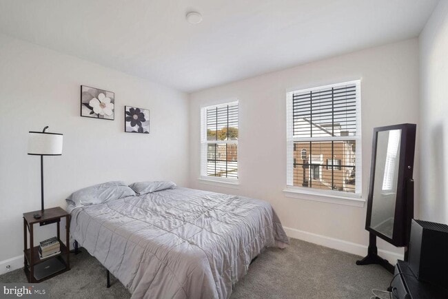 Building Photo - 10864 Foxtrot Cir