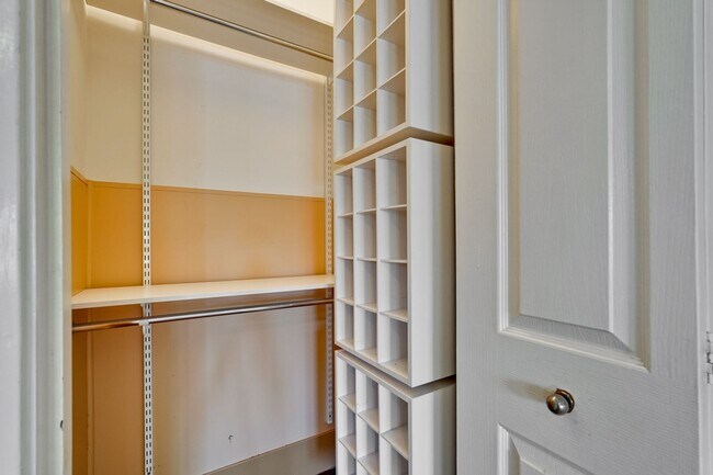 Building Photo - Single Family 3 Bed 2 Bath House in Santa ...