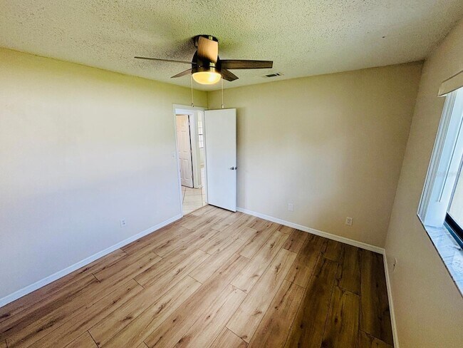 Building Photo - 9467 Montello Dr