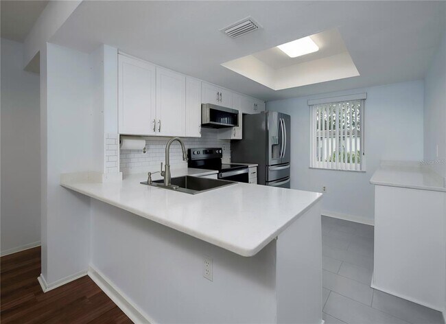 Building Photo - 120 Cypress Ln
