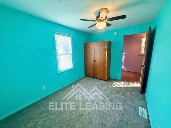 Building Photo - 4 Bedroom | 2 Bathroom Home – Spacious and Inviting!