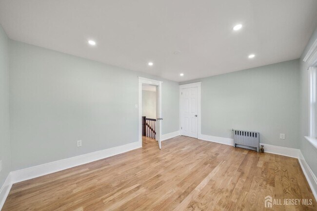 Building Photo - 657 Amboy Ave