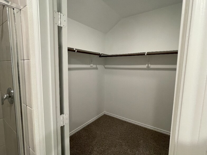 Building Photo - 759 Philadelphia St