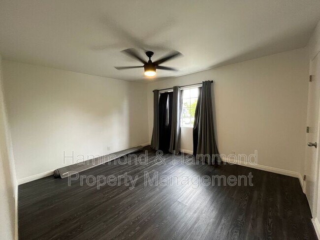 Building Photo - 20930 Parthenia St