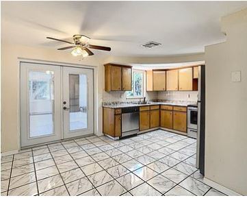 Building Photo - 4239 Ridgefield Ave