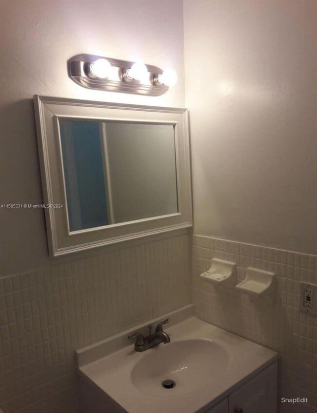 Building Photo - 2219 Polk St