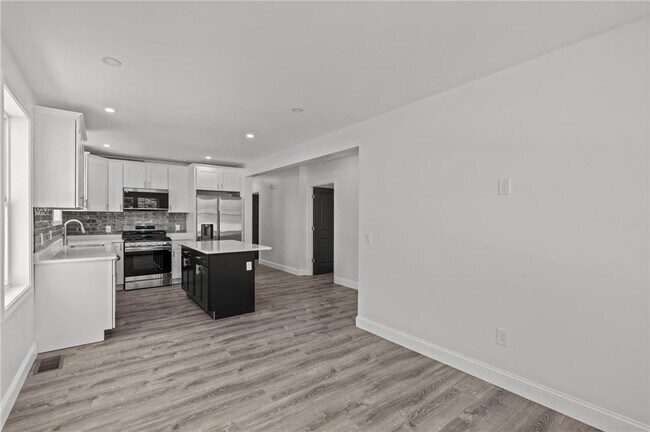 Building Photo - 29 Stansbury St