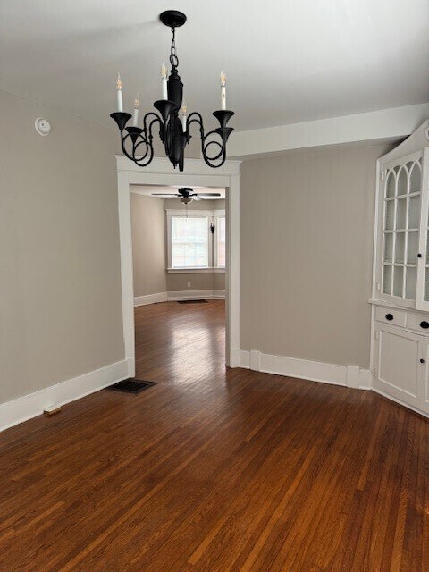 Building Photo - Belmont/Vanderbilt Area 1 bedroom Apartment