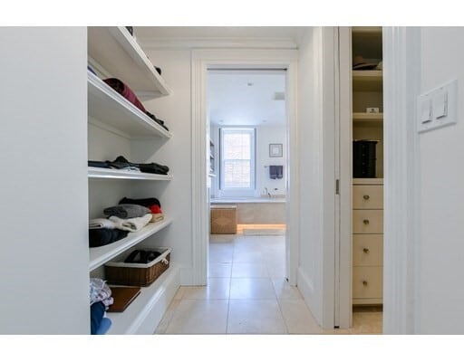 Building Photo - 61 Chestnut St