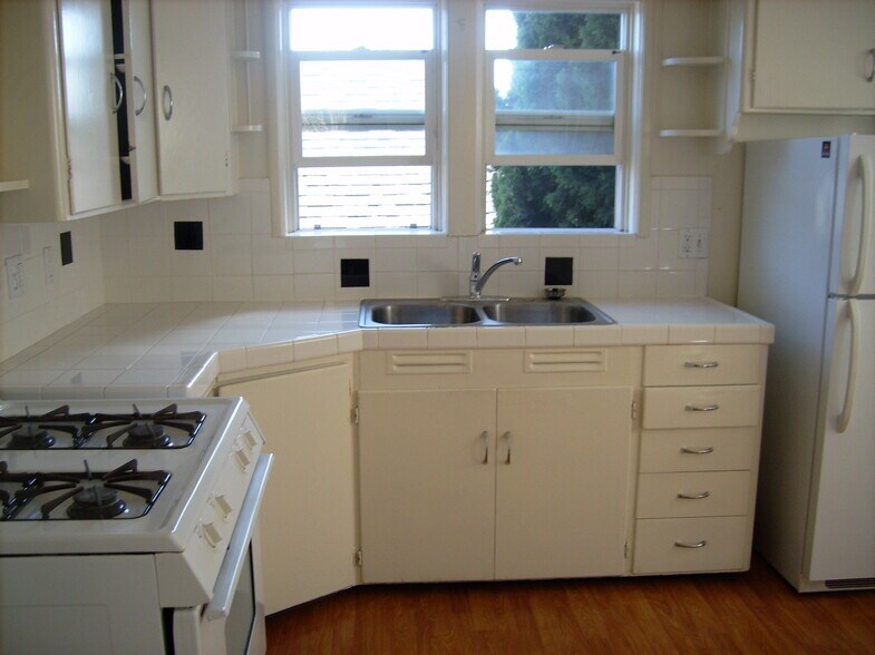 Building Photo - 440 Leland Ave