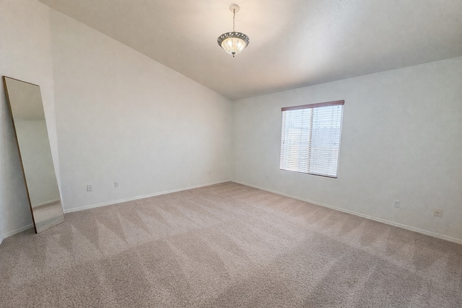 Building Photo - Unique 3 Bedroom, 3 Bathroom Home in Oceano