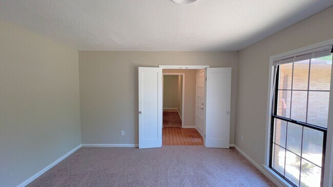 Building Photo - Beautiful 4-bedroom brick home