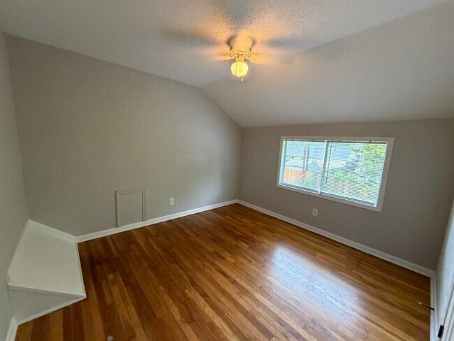 Building Photo - 4073 Arrowhead Rd