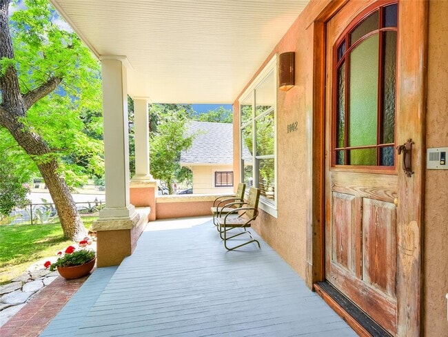 Building Photo - 1002 Lorrain St