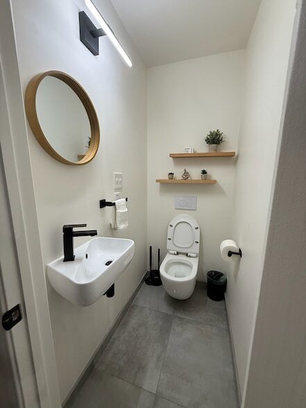 Building Photo - 5912 Harvest Hill Rd