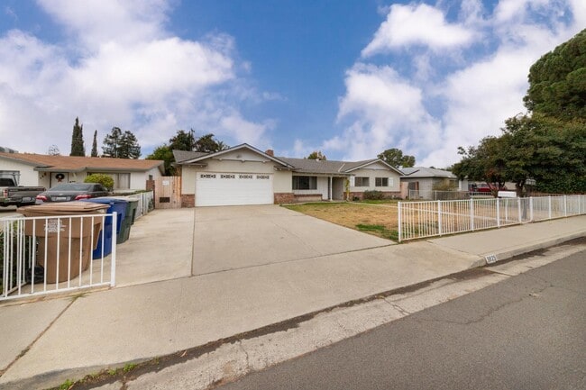Building Photo - 3825 Bianchi Way