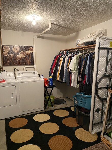 Laundry Room - 1138 Grandview Ave