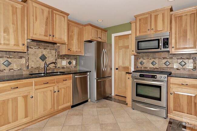 Building Photo - 1180 Silverwood Ct
