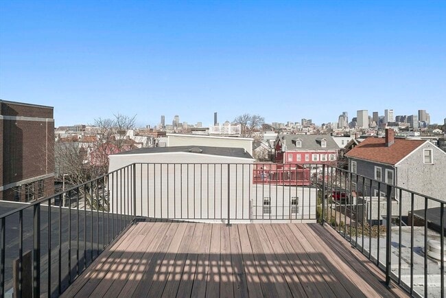 Building Photo - 208-210-210 W Seventh St