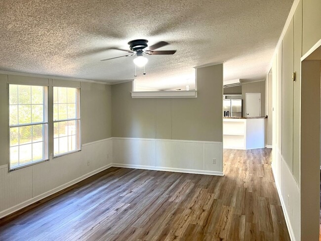 Building Photo - Manufactured Home in the Country