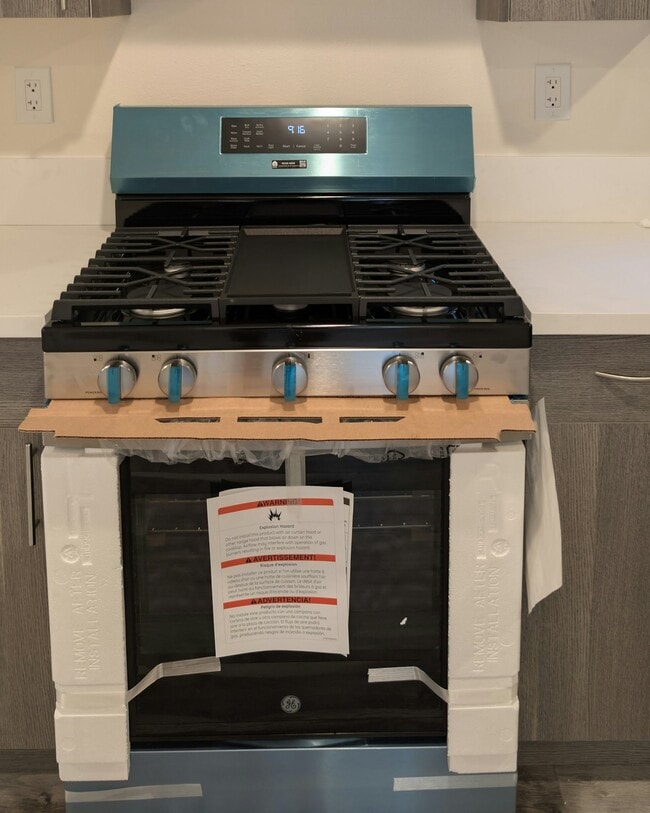 Building Photo - 803 E 89th St