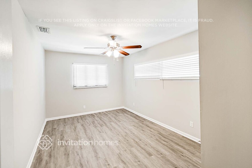 Building Photo - 530 S 13th Pl
