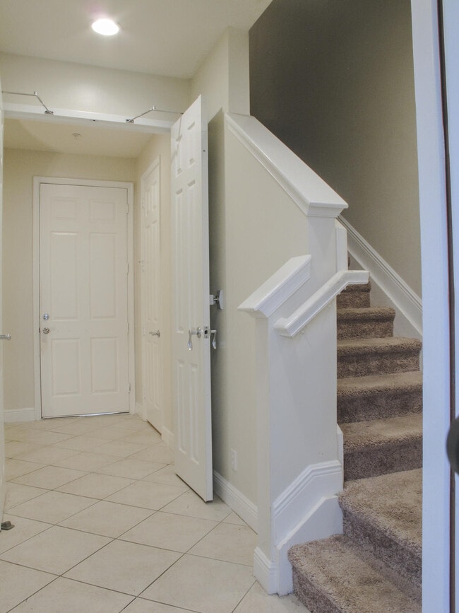 Building Photo - 124 Jesup Ln