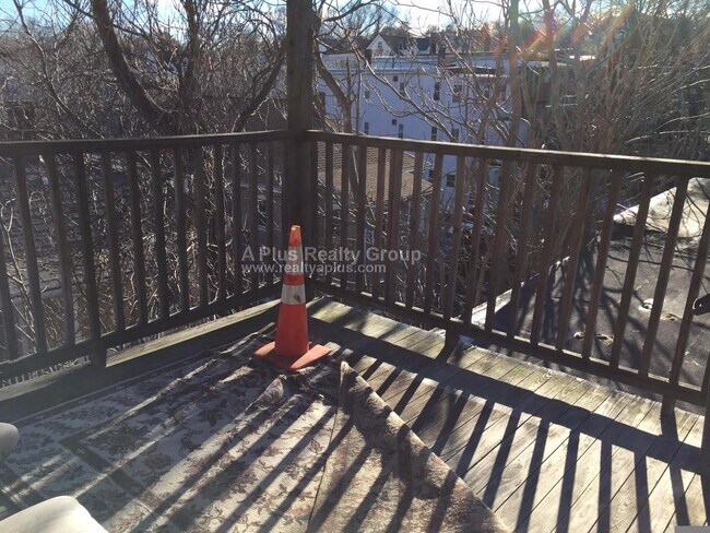 Building Photo - 10 Buckley Ave