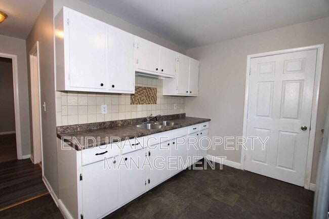 Building Photo - 3448 Ringwood St