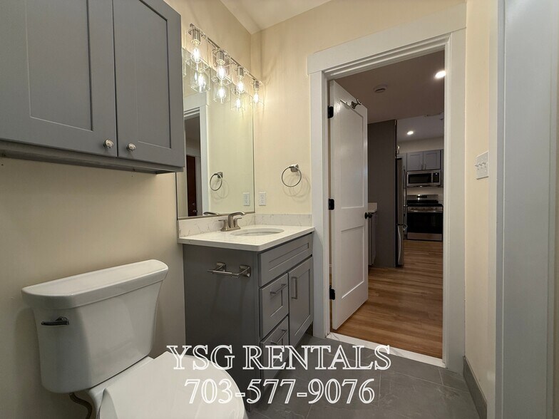 Building Photo - 14 Dorr St