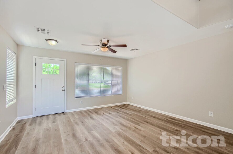 Building Photo - 13409 N 127th Dr