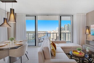 Building Photo - 4010 S Ocean Dr