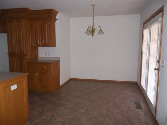 Building Photo - 522-524 Rogers