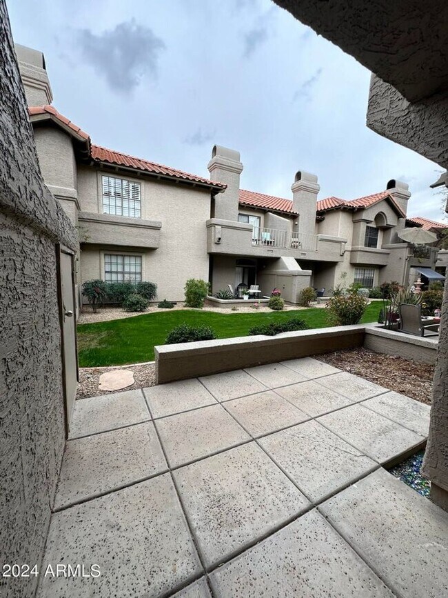 Building Photo - COMING SOON 2-Story Family Townhome in Sco...