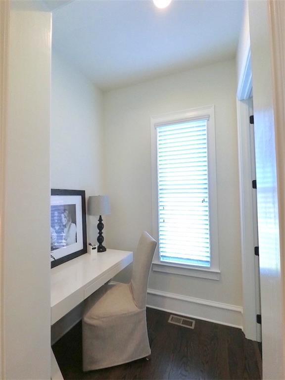 Building Photo - 871 3rd St