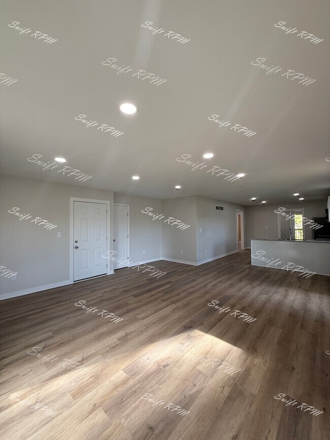 Building Photo - 1030 Oakland Ave